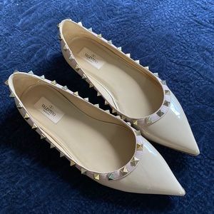Valentino Rockstud flats patient nude leather, fit size 8.5